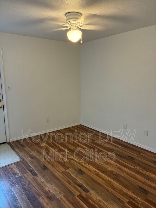 Building Photo - 13320 White Settlement Rd