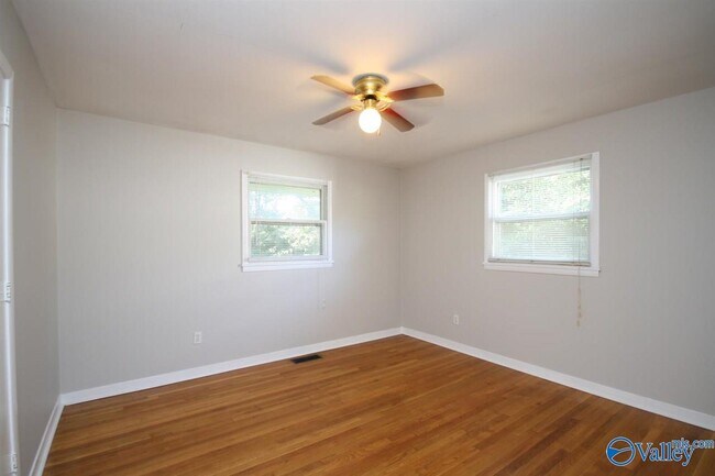 Building Photo - 403 Arthur St NW