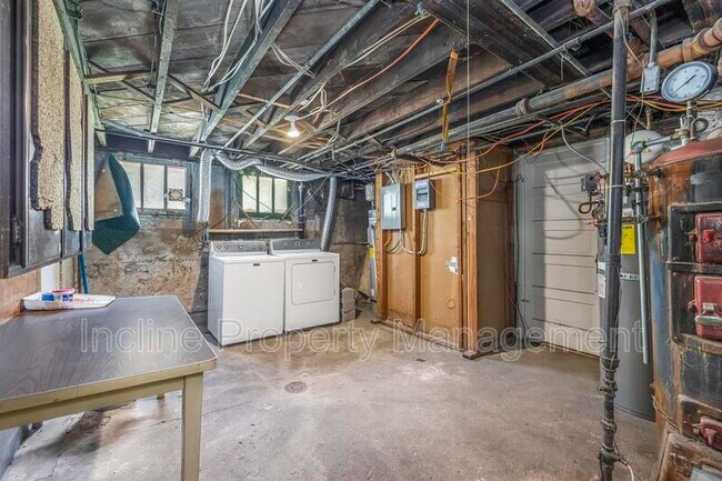 Building Photo - 457 E 100 S St