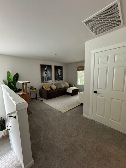 Building Photo - 6750 Skipper Ln SE