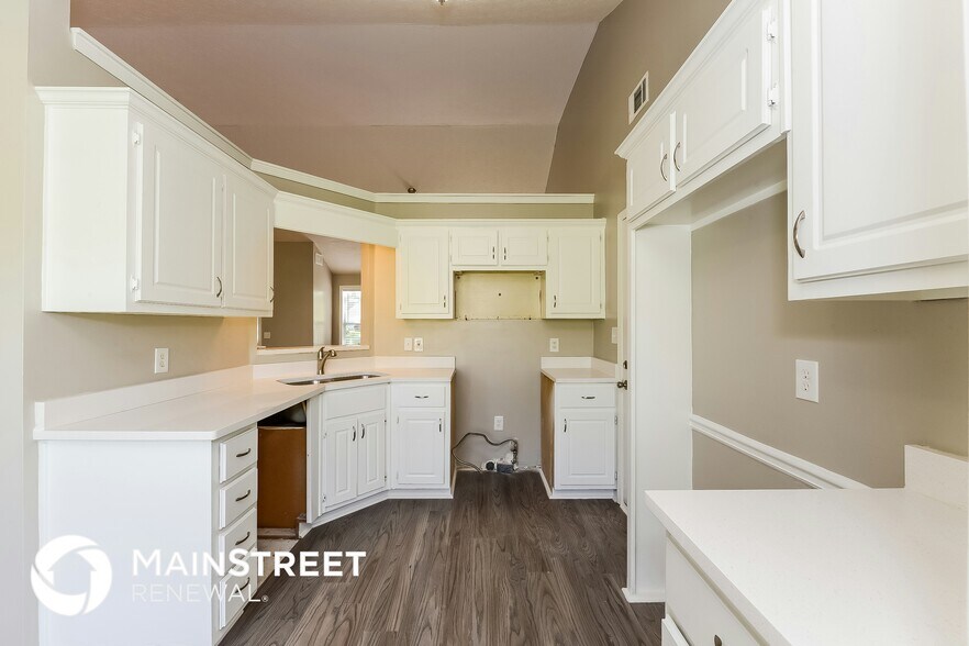 Building Photo - 45 Belmont Cove