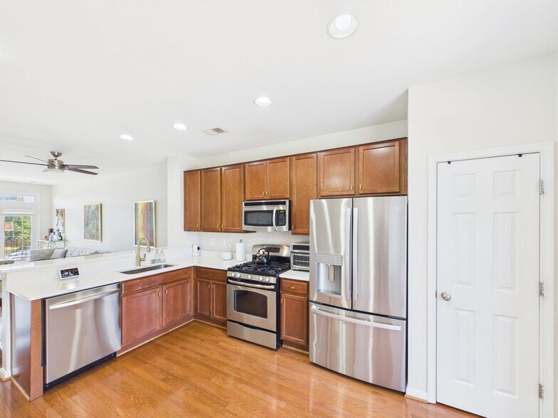 Building Photo - 15653 John Diskin Cir