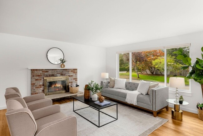 Building Photo - 5bd/3.5ba Bellevue Home