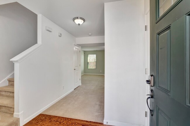 Building Photo - 2576 Jordan Ridge Dr