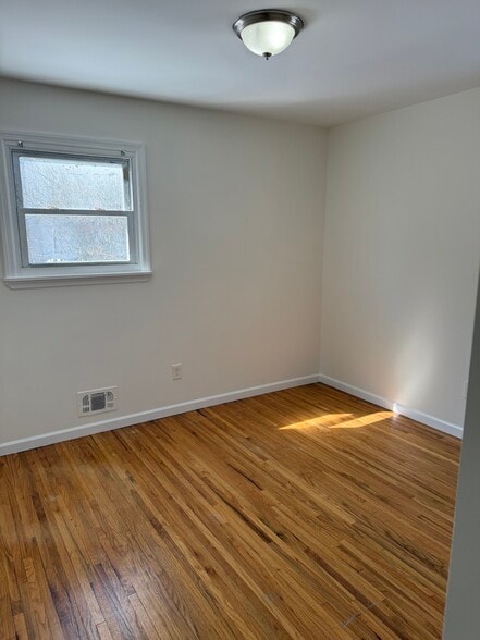 Bedroom 2 - 18 Cooper Dr