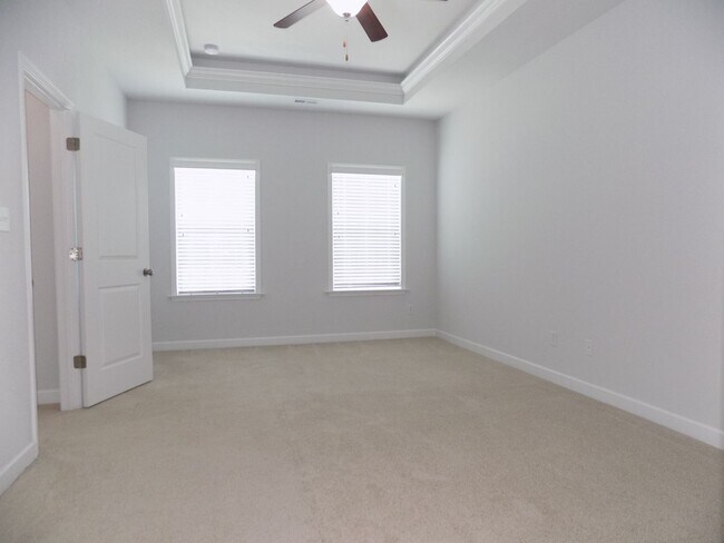 Building Photo - 121 Wineberry Wy