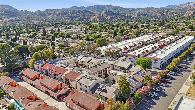 Building Photo - 9960 Owensmouth Ave