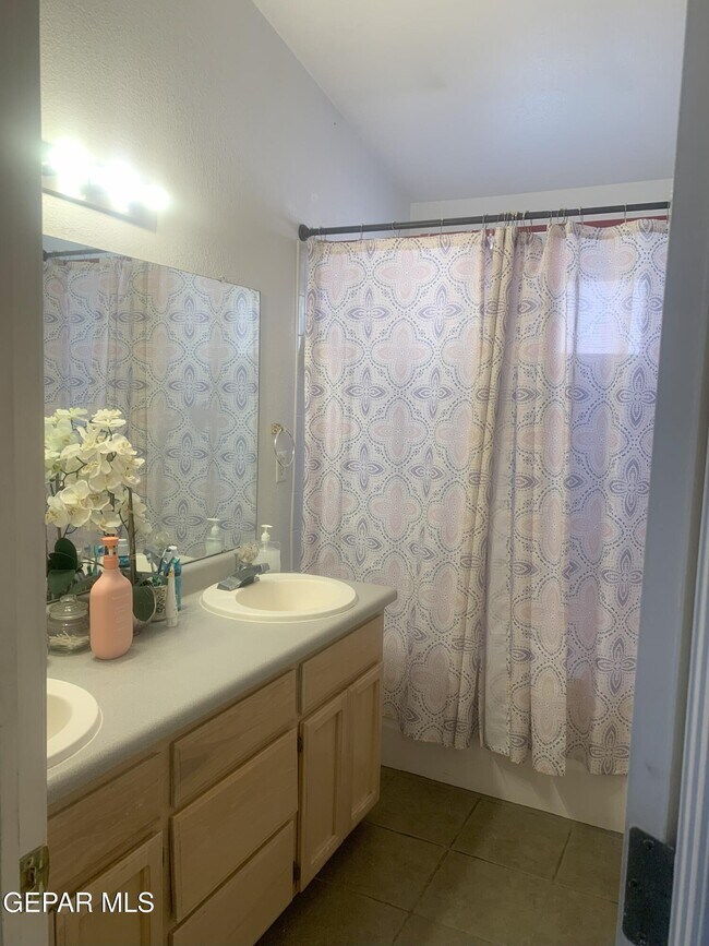 Building Photo - 12621 Tierra India Way