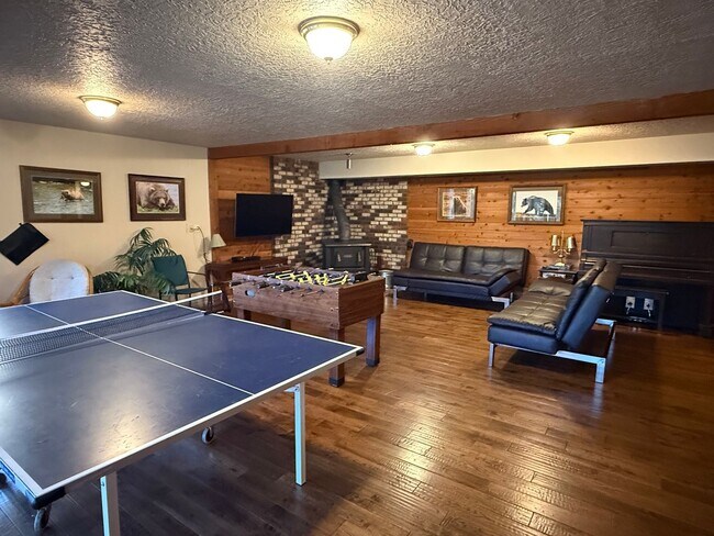 Building Photo - Furnished Riverfront Cabin on the Spring River – 4 Bedrooms, 3 Bathrooms 2,300 sq. ft. | Fully Fu...