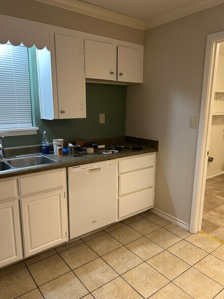 Building Photo - 1141 Vivian St