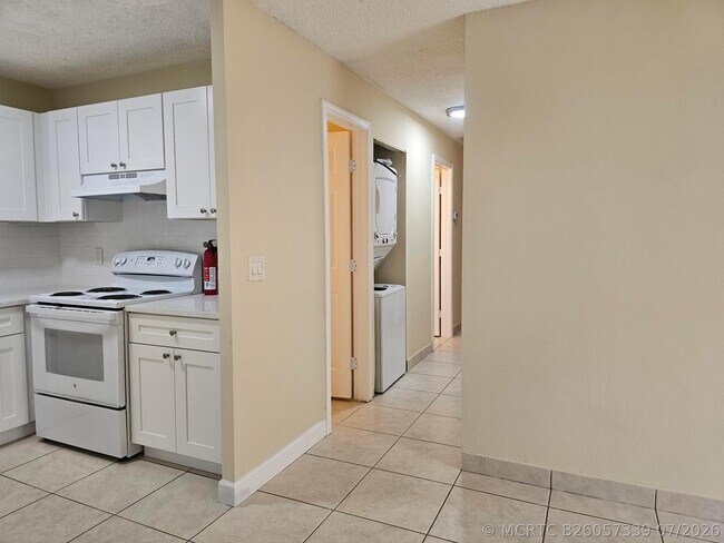 Building Photo - 5836 S 37th Ct