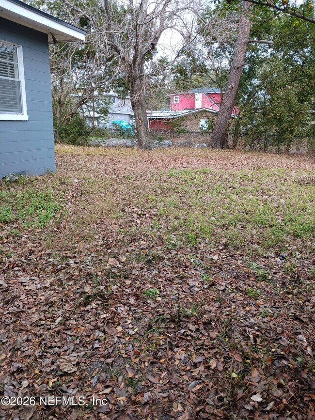 Building Photo - 2733 King Cole Dr