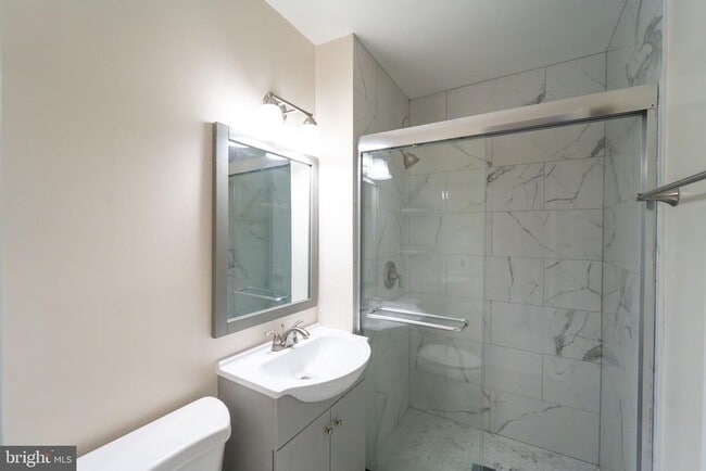 Building Photo - 2055 Pilgrim Dr