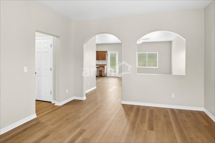 Building Photo - 294 Rocky Creek Way