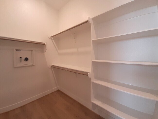 Building Photo - 8015 Allston Vlg Trl
