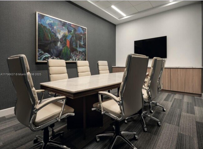 Building Photo - 888 Brickell Key Dr