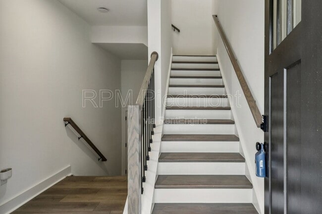 Building Photo - 3371 Macaiva Aly