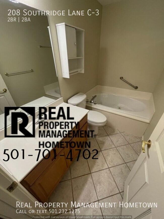 Building Photo - HALF OFF FIRST MONTH! Beautiful and Spacio...