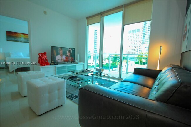Building Photo - 950 Brickell Bay Dr