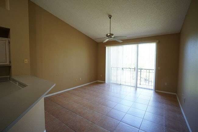 Building Photo - Harbour Island ? Resort Style Living in a ...