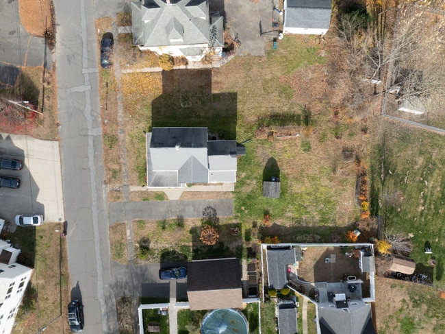 Building Photo - 3 Ellsworth St