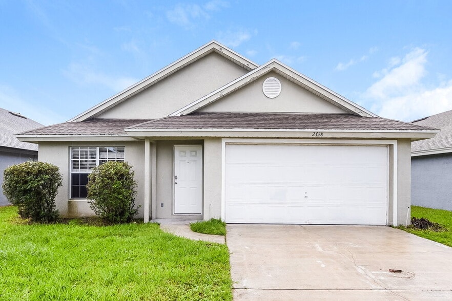 Primary Photo - 2728 Regency Oak Ln