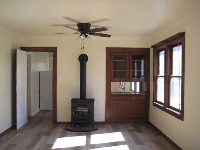 Building Photo - Updated home in the Heart of Downtown Grass Valley