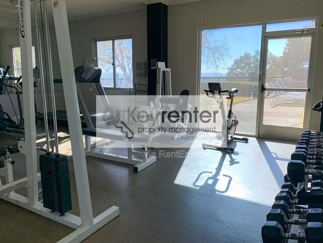 Building Photo - 1131 Stringers Ridge Rd