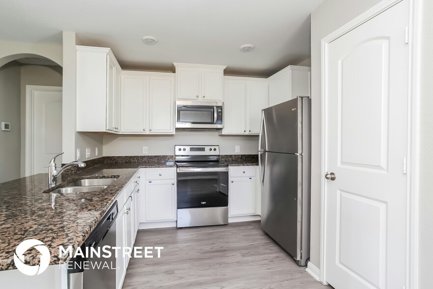 Building Photo - 23075 Bellini Dr