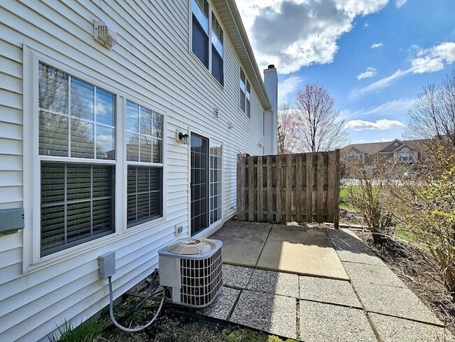 Building Photo - 464 Lancaster Dr