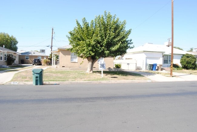 Primary Photo - Two weeks of free rent during your third m...