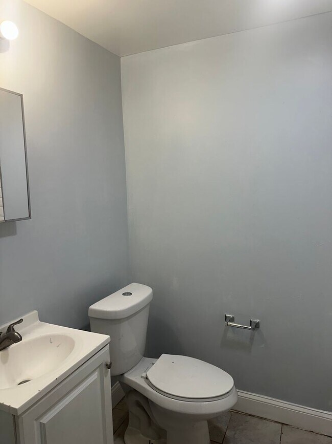 Building Photo - 2927 Edison Hwy