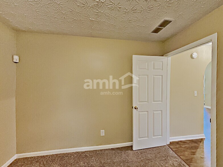 Building Photo - 4712 Huff Park Ct