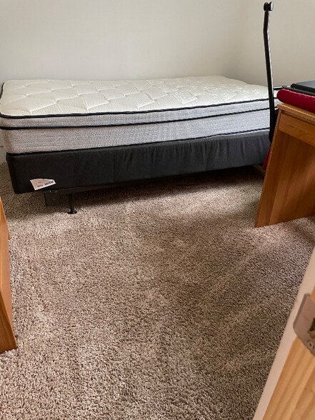 Building Photo - 17 Walnut St