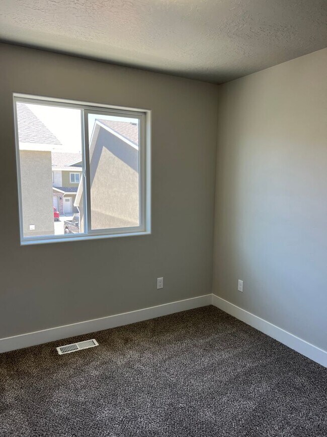 Building Photo - Brand New Townhome! Half off First Month Move in Special!