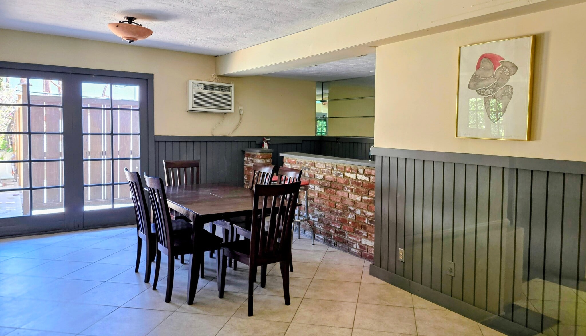 Recreation room - 1222 N Olive Dr