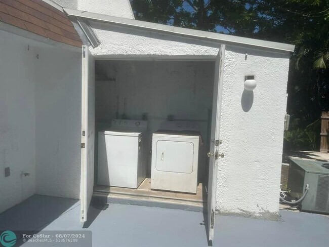 Building Photo - 7310 NW 75th St
