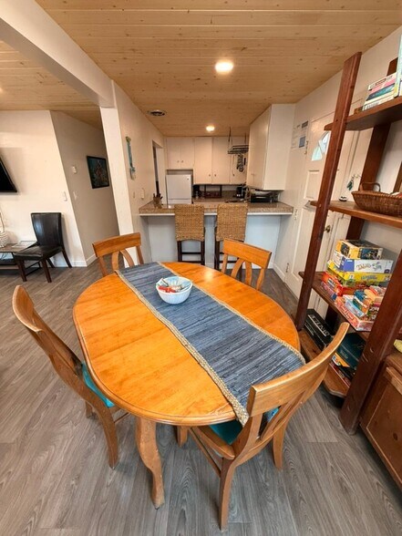 Building Photo - 822 Island Ct