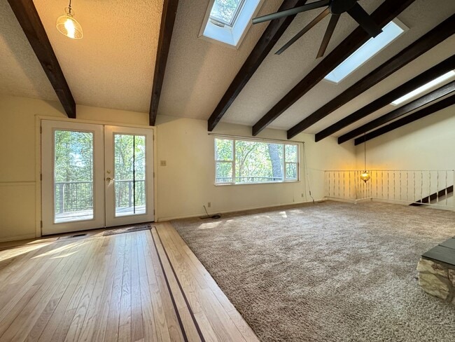 Building Photo - 4-bed 3-bath home in Nevada City!