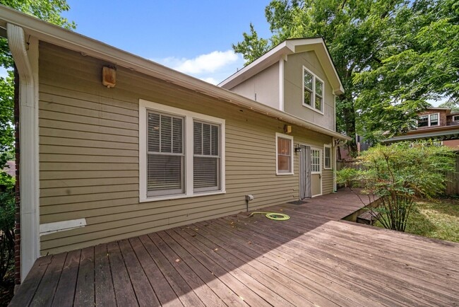 Building Photo - Charming 3BE/2BA cottage in a great location of Belmont-Hillsboro!