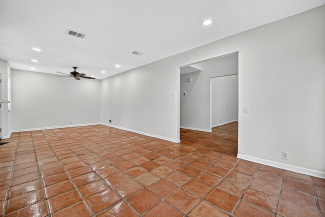Building Photo - 1344 Chardonnay Dr