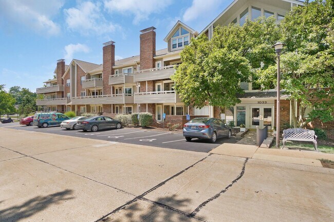 Building Photo - COMING SOON!! Spacious 2-Bedroom, 2-Bath C...