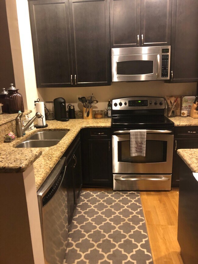 Kitchen - 2337 Hassell Pl