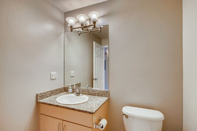 Building Photo - Top Floor Cortez Hill Studio with Western ...