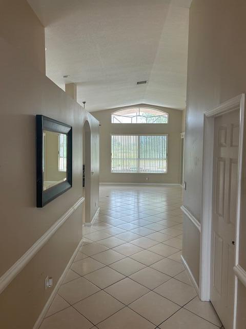 Building Photo - 987 NW Mossy Oak Way