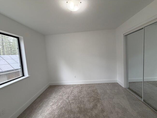 Building Photo - Completely Remodeled 3 Bedroom, 2.5 Bath Home in Meyers