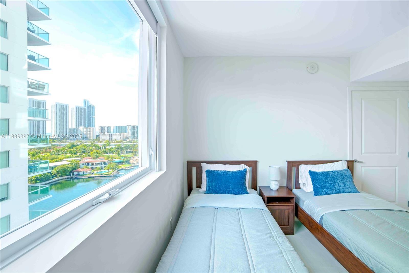 Building Photo - 400 Sunny Isles Blvd
