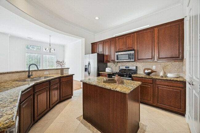 Building Photo - 5210 Petty St