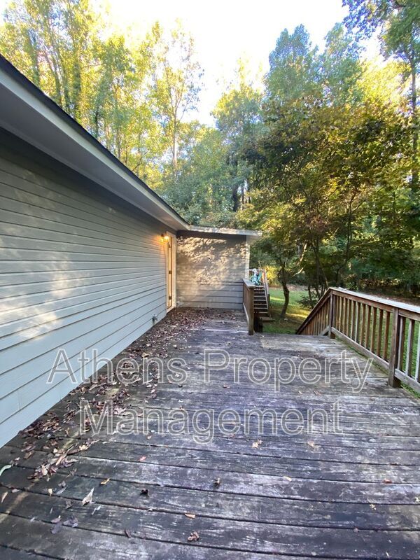Building Photo - 195 Creekwood Dr