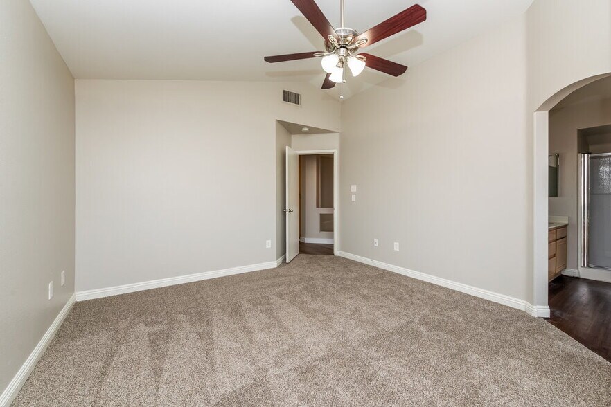 Building Photo - 4501 Bradpoint Dr